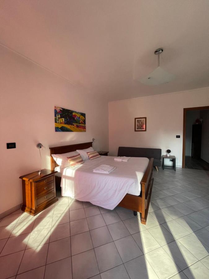 Al Laghetto La Morra Bed & Breakfast Exterior photo